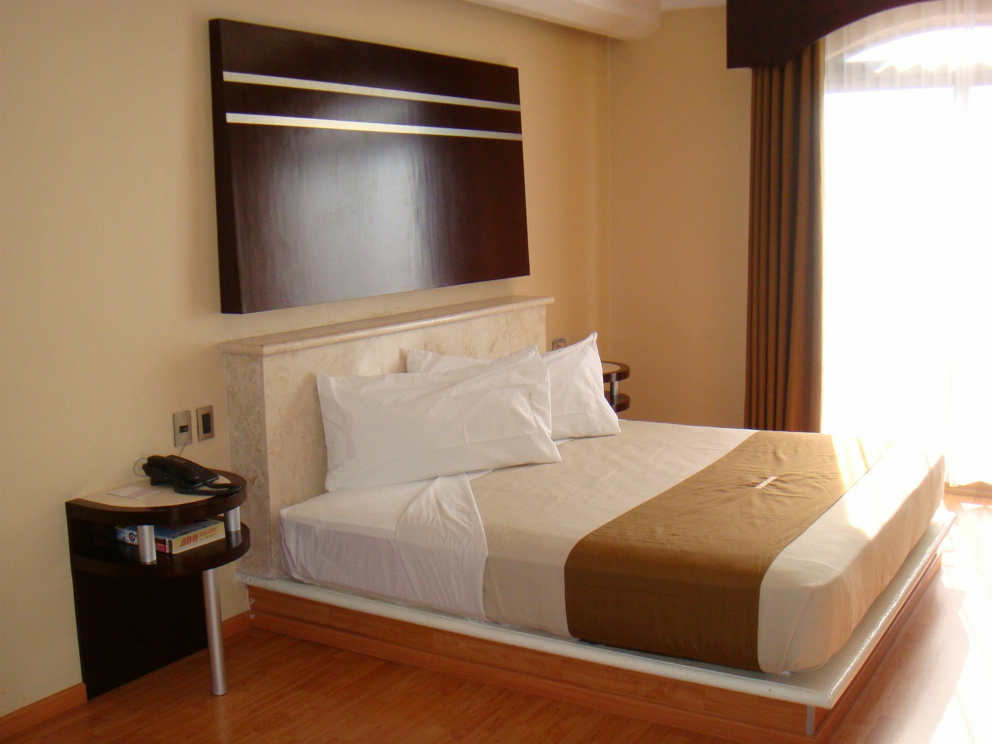 Hotel Dubrovnik เมริดา ภายนอก รูปภาพ