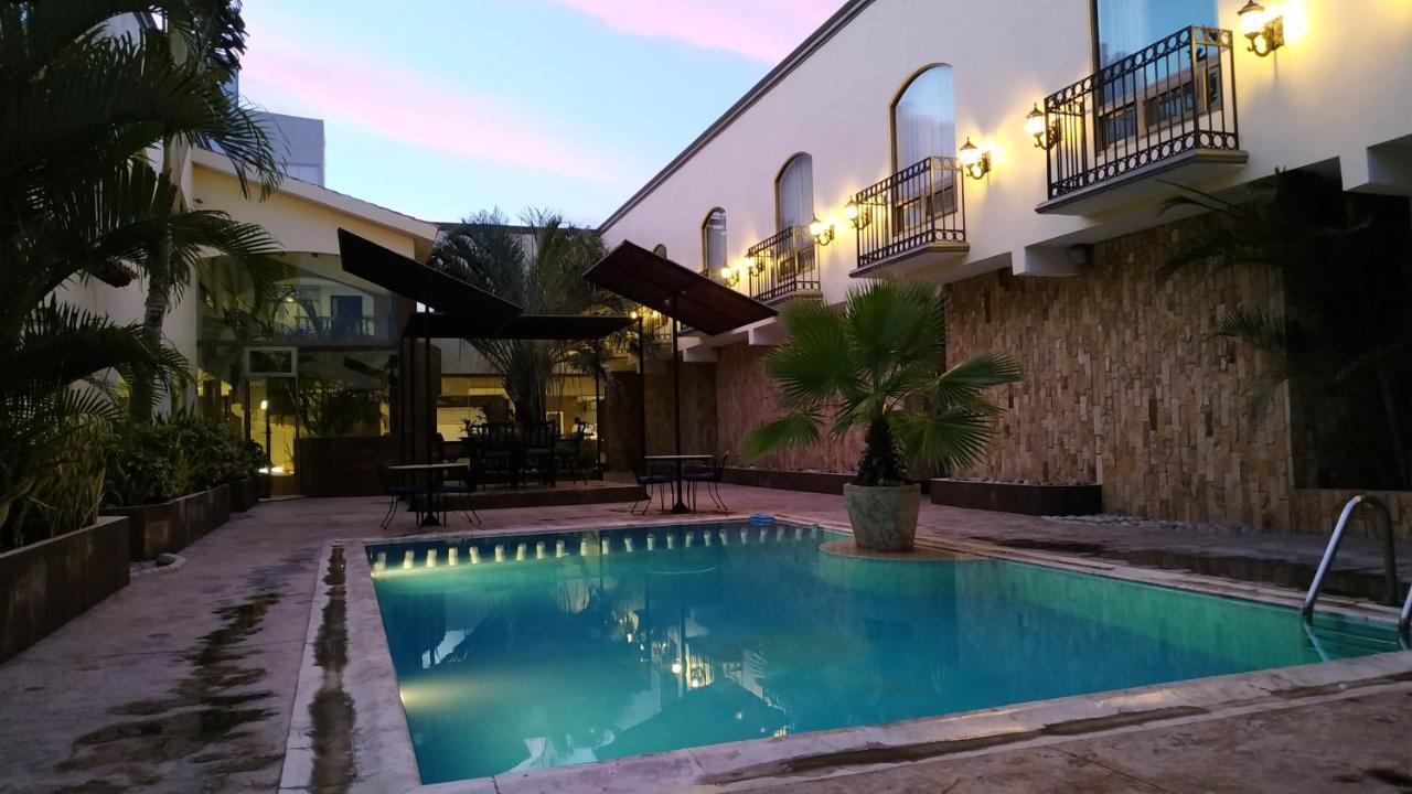 Hotel Dubrovnik เมริดา ภายนอก รูปภาพ